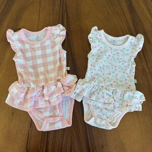 Honest Baby Set of 2 Plaid, Floral Pink and White Baby Romper size 6-9M.